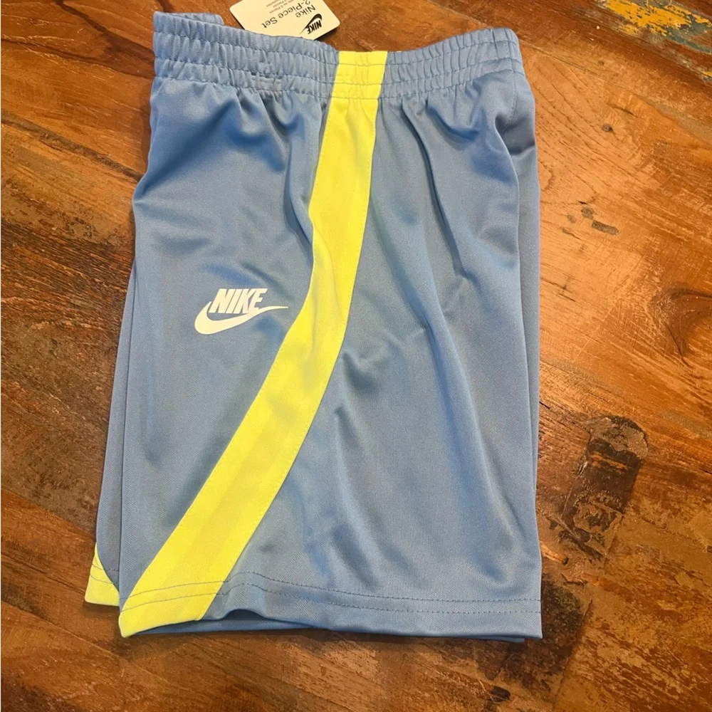 NWT Nike Boys 2 Piece Shorts Set - Picture 4 of 5